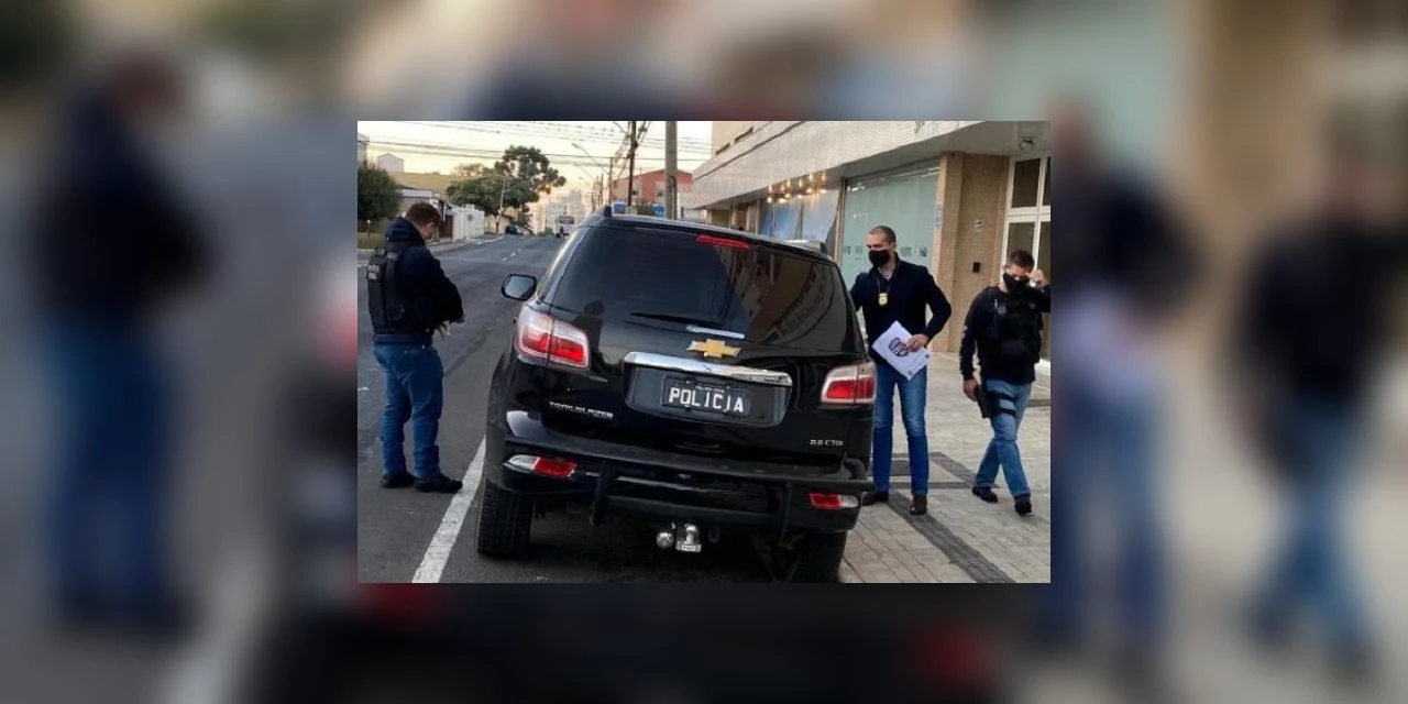 Polícia Civil cumpre mandados em Ponta Grossa relacionados com caso de fraude em licitação de iluminação pública