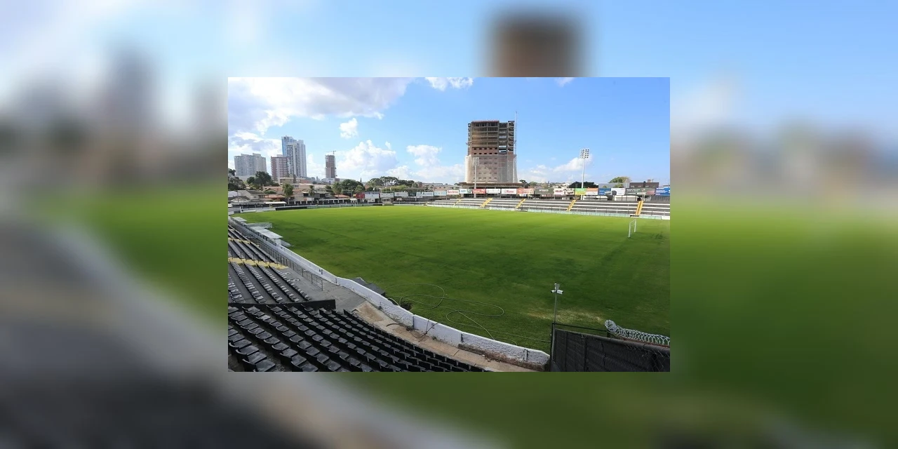Operário Ferroviário segue realizando a manutenção dos gramados do CT e do Estádio Germano Krüger