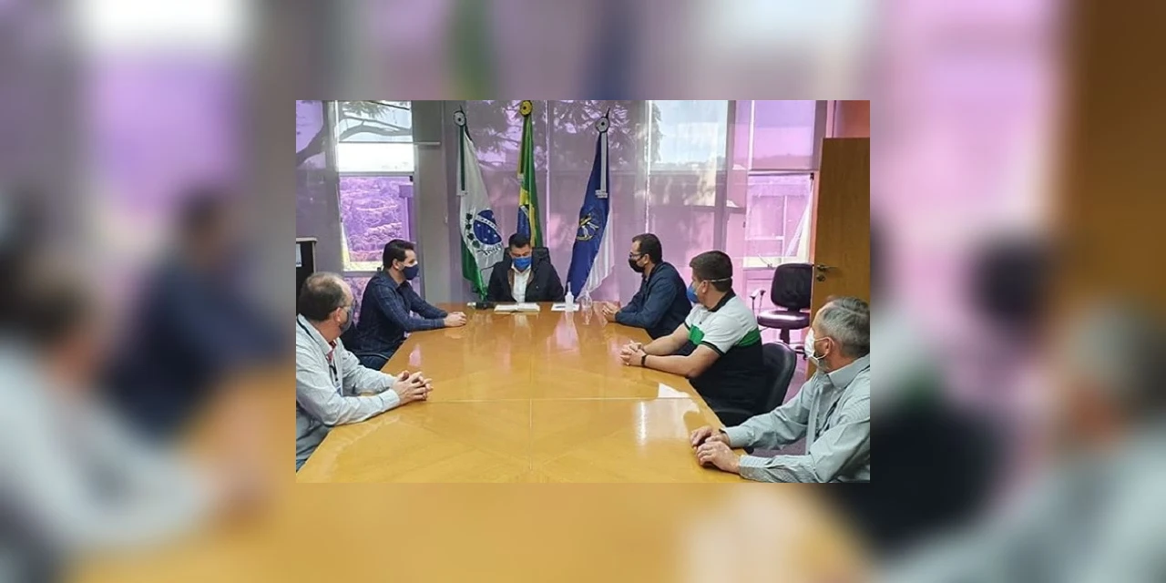 Em reunião, Prefeitura de PG decide que pessoas do mesmo núcleo familiar podem compartilhar mesas em restaurantes da cidade