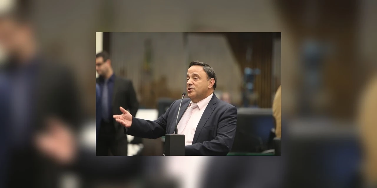 Líder do governo na Assembleia Legislativa do Paraná, Hussein Bakri participa de live no D'Ponta News nesta sexta-feira (22)