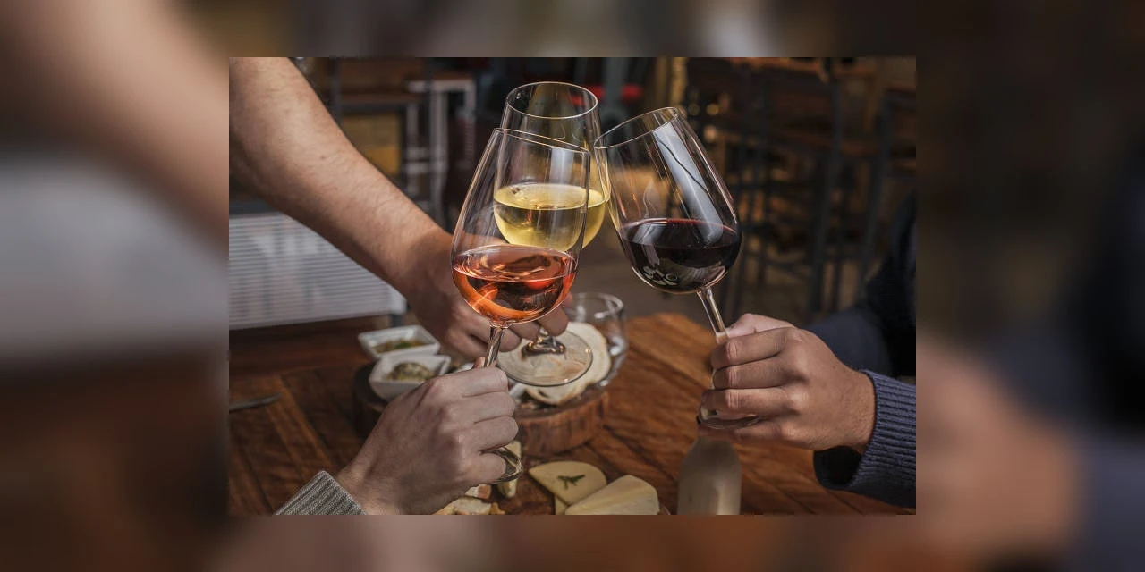 Decreto permite que famílias ocupem a mesma mesa em bares e restaurantes de PG