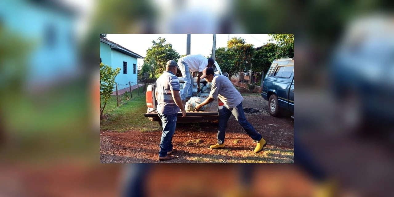 Governo entrega cestas básicas para comunidades tradicionais do Paraná