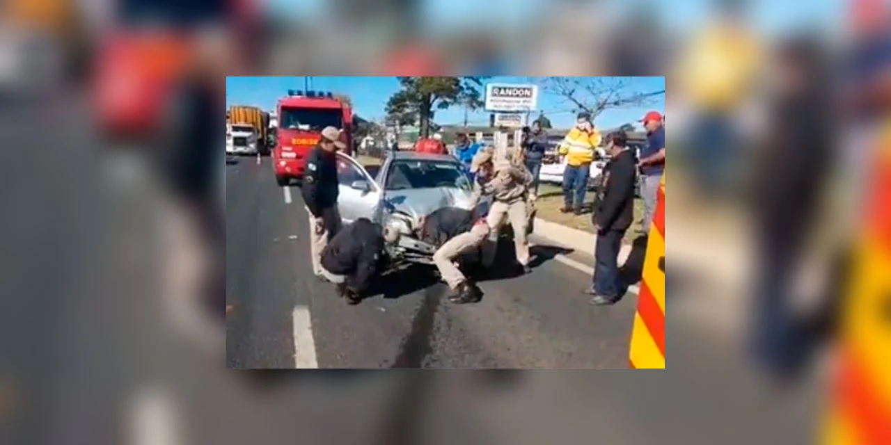 Mulher fica ferida após acidente na Avenida Souza Naves em PG