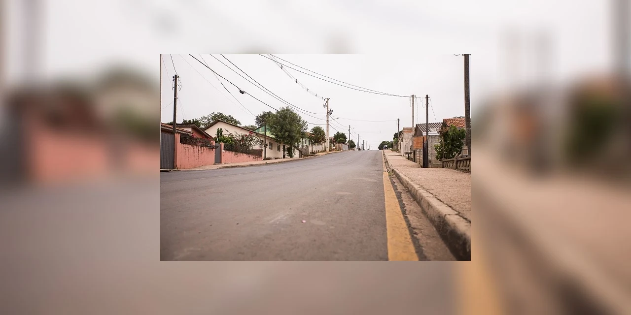 Deputado Plauto consegue recursos para trocar iluminação das ruas de Carambeí