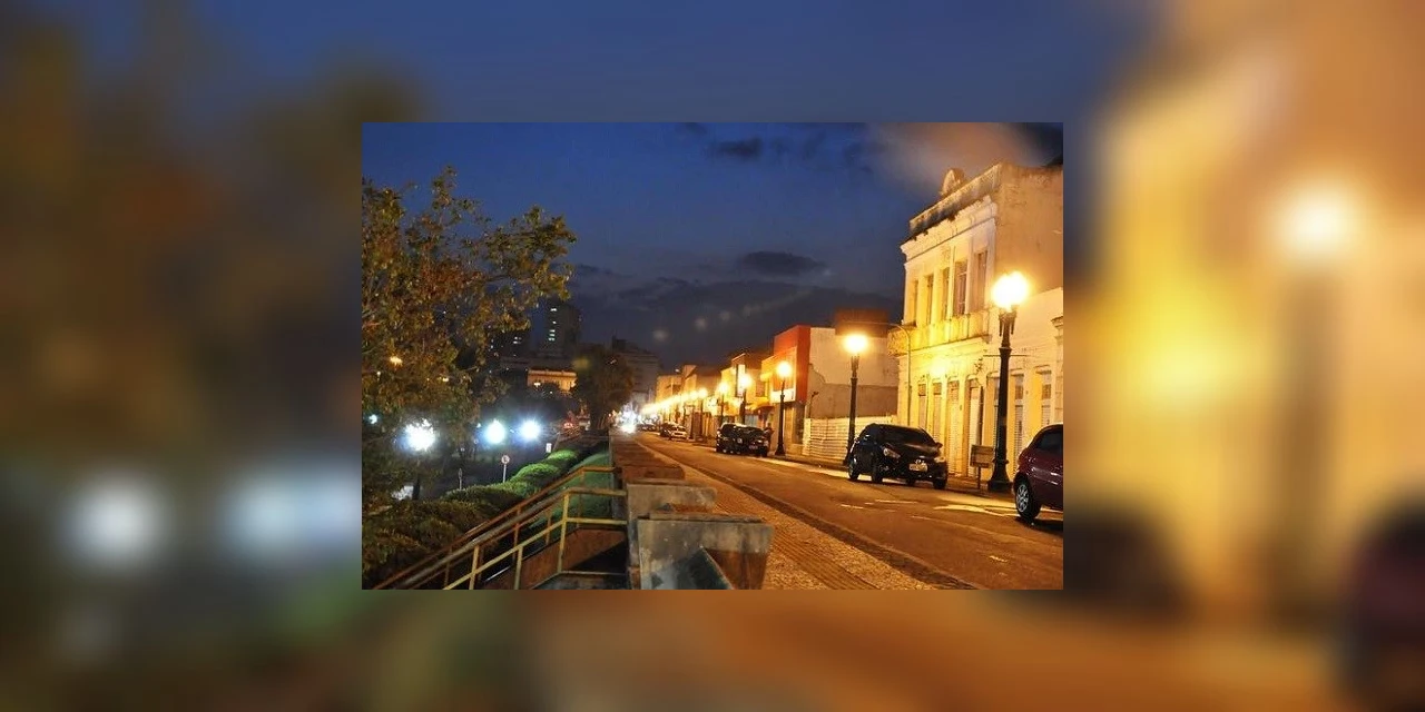 Obras do Calçadão da rua Fernandes Pinheiro começam na próxima segunda (1), diz prefeito