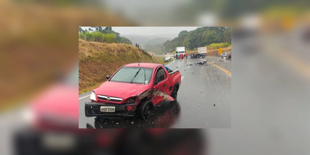 Grave acidente deixa dois mortos na BR-277 em Teixeira Soares