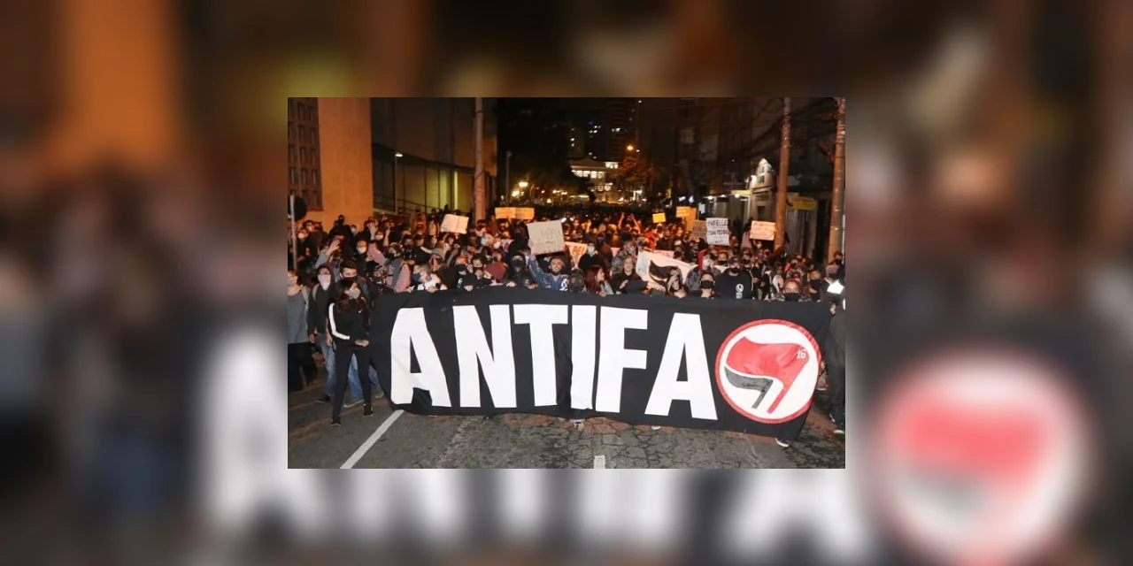Protestos em Curitiba acabam com oito pessoas presas e um policial ferido