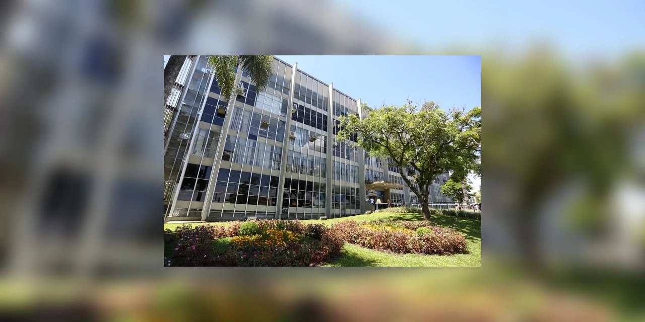 Novo decreto permite que motoristas de vans escolares e táxis realizem transporte particular em PG