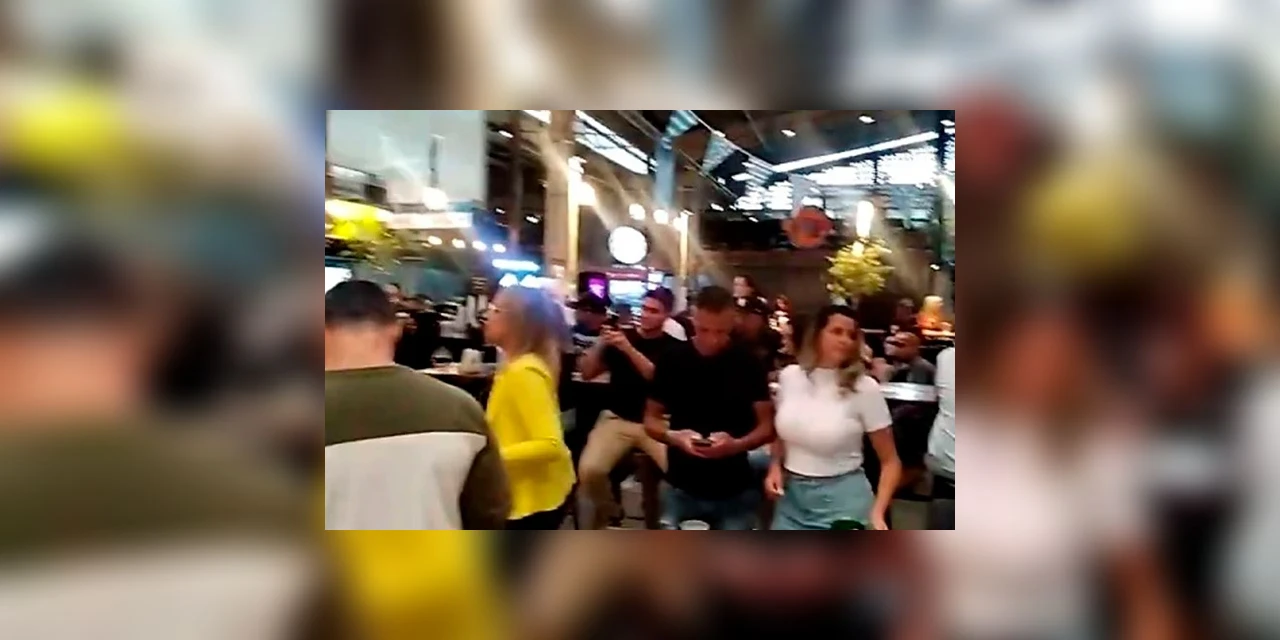 Complexo gastronômico de Curitiba registra aglomeração e pessoas sem máscaras durante show ao vivo