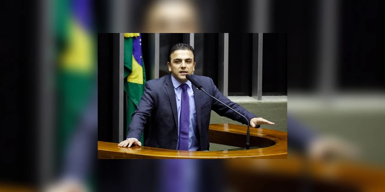Deputado Aliel Machado pede transparência do Governo Federal nos dados sobre a Covid-19