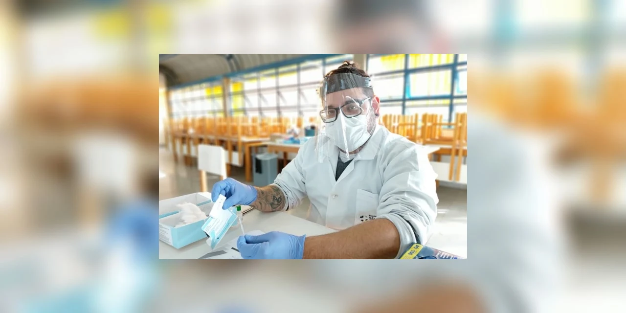 Vídeo: Profissional de saúde mostra como é realizado o teste rápido para Covid-19