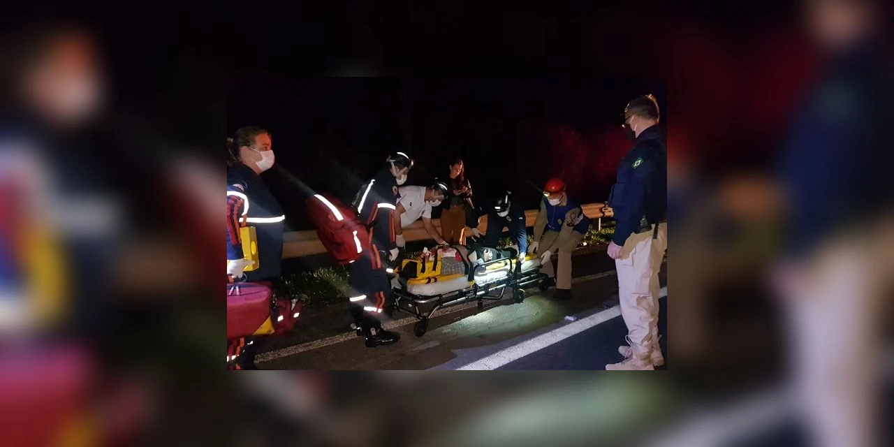 Polícia de PG encontra 2kg de maconha e R$ 3,7 mil em acidente na BR-376