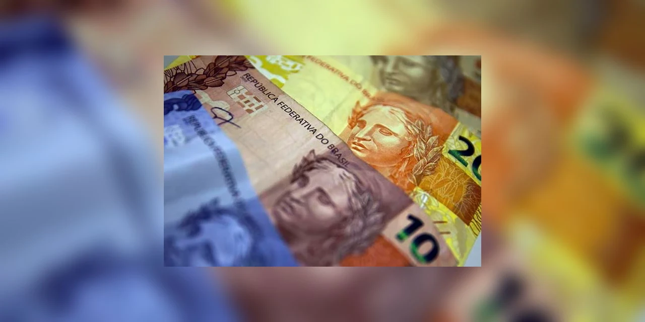 Bolsonaro sanciona a lei do salário-mínimo 2020; valor é de R$ 1.045