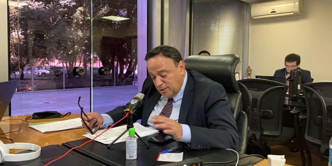 Líder do Governo na Alep, deputado Hussein Bakri permanece em isolamento total e se recupera bem da Covid-19