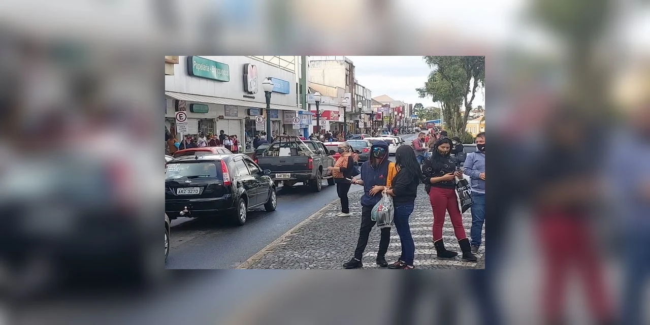 Prefeitura estuda mudar horário de abertura do comércio de rua em PG