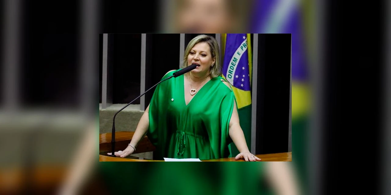 Deputada Joice Hasselmann é diagnosticada com Covid-19 e está com 1/4 do pulmão comprometido