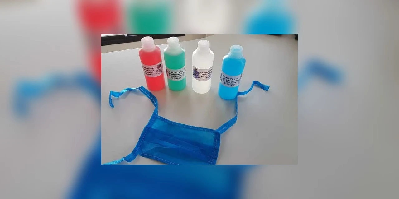 Família de egressos recebem cestas básicas, artigos de higiene e máscaras