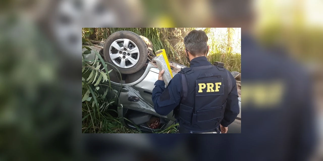 Após perseguição, carro que transportava drogas cai de viaduto de 4m de altura
