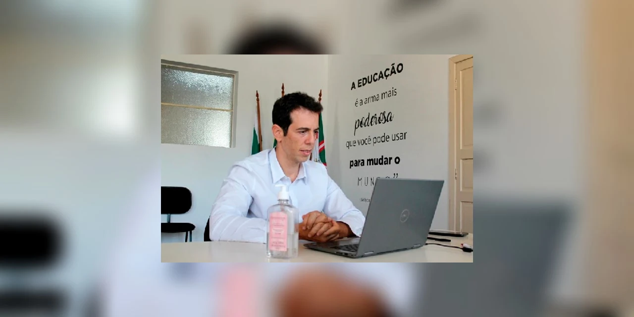 Renato Feder, Secretário da Educação do Paraná diz que não recebeu convite oficial para assumir o Ministério da Educação