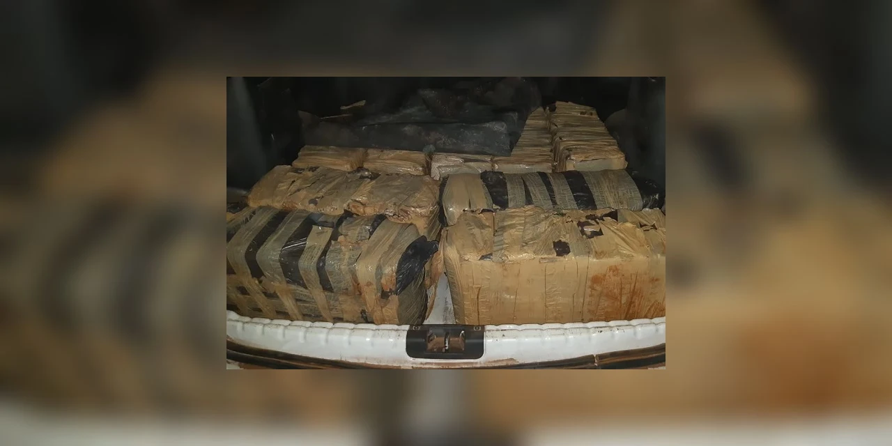Motorista foge da PRF mas deixa para trás mais de 200kg de maconha