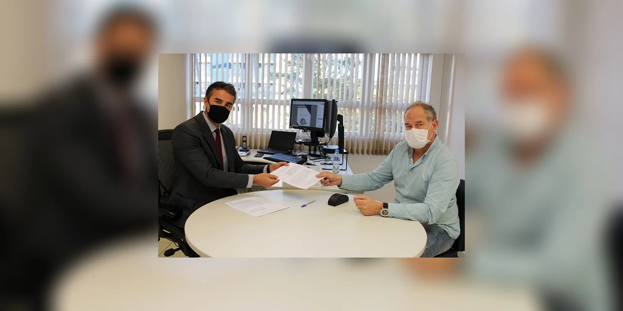 Prefeitura de PG formaliza parceria com Ministério Público do Paraná para criação do programa 'Salve Celular'