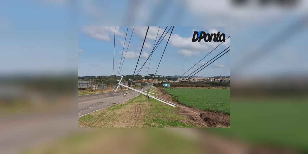 Vídeo: Vento derruba postes de energia na região de Castro