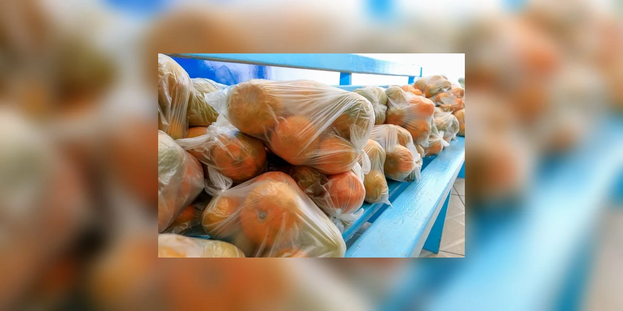 Tibagi distribui kits de frutas e verduras para alunos da rede municipal