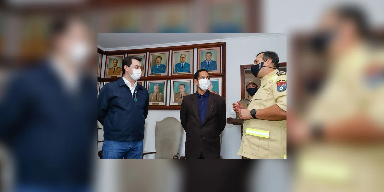 Governador Ratinho Junior agradece trabalho dos bombeiros do Paraná
