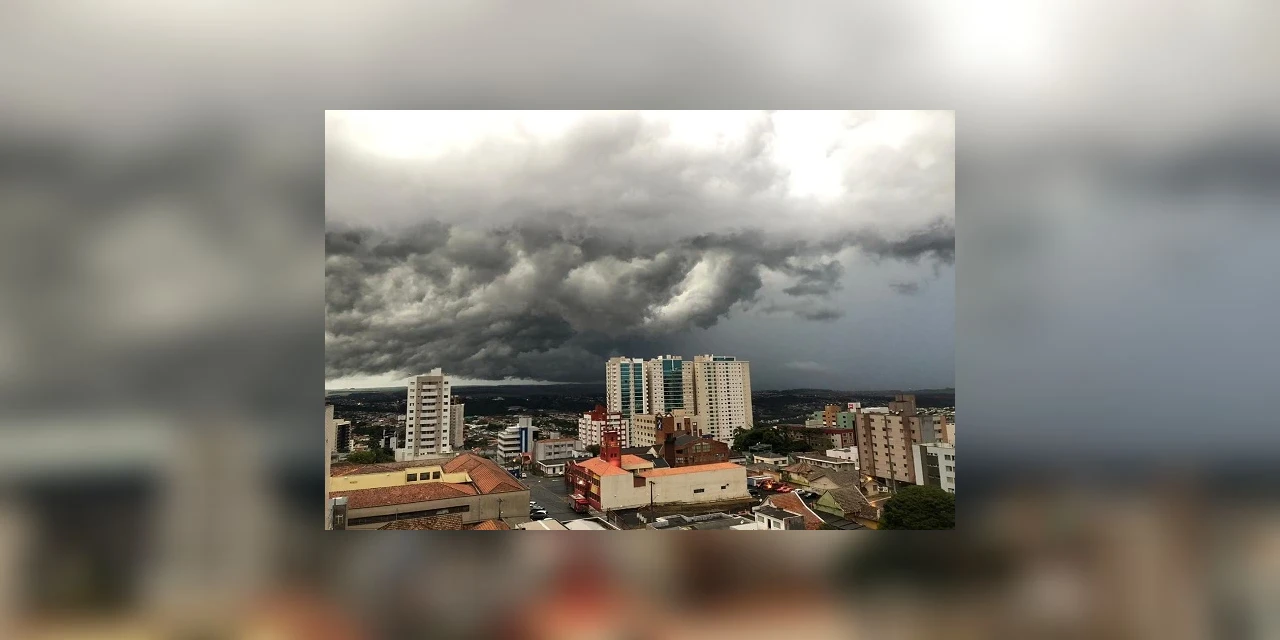 Ciclone extratropical se aproxima do Paraná e ventos podem chegar a 100 Km/h