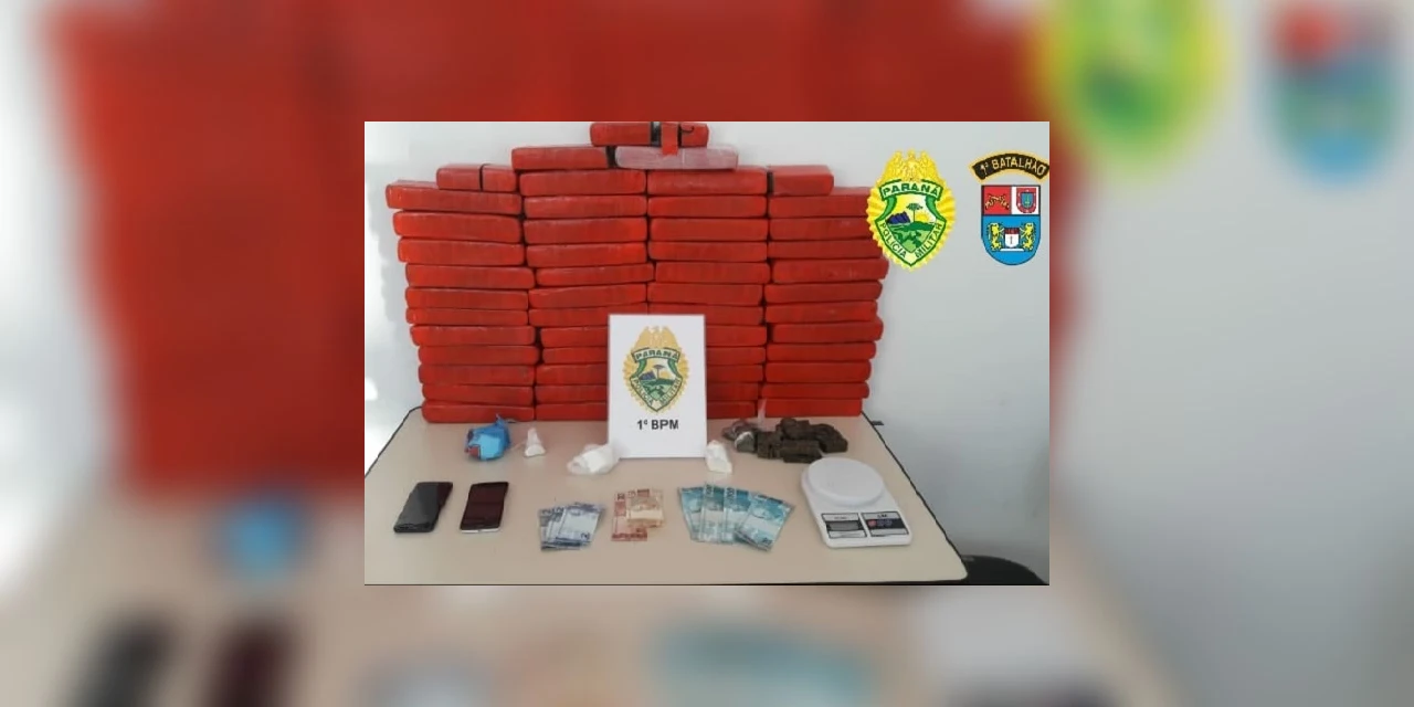 PM de Castro prende três suspeitos de venda de drogas na cidade