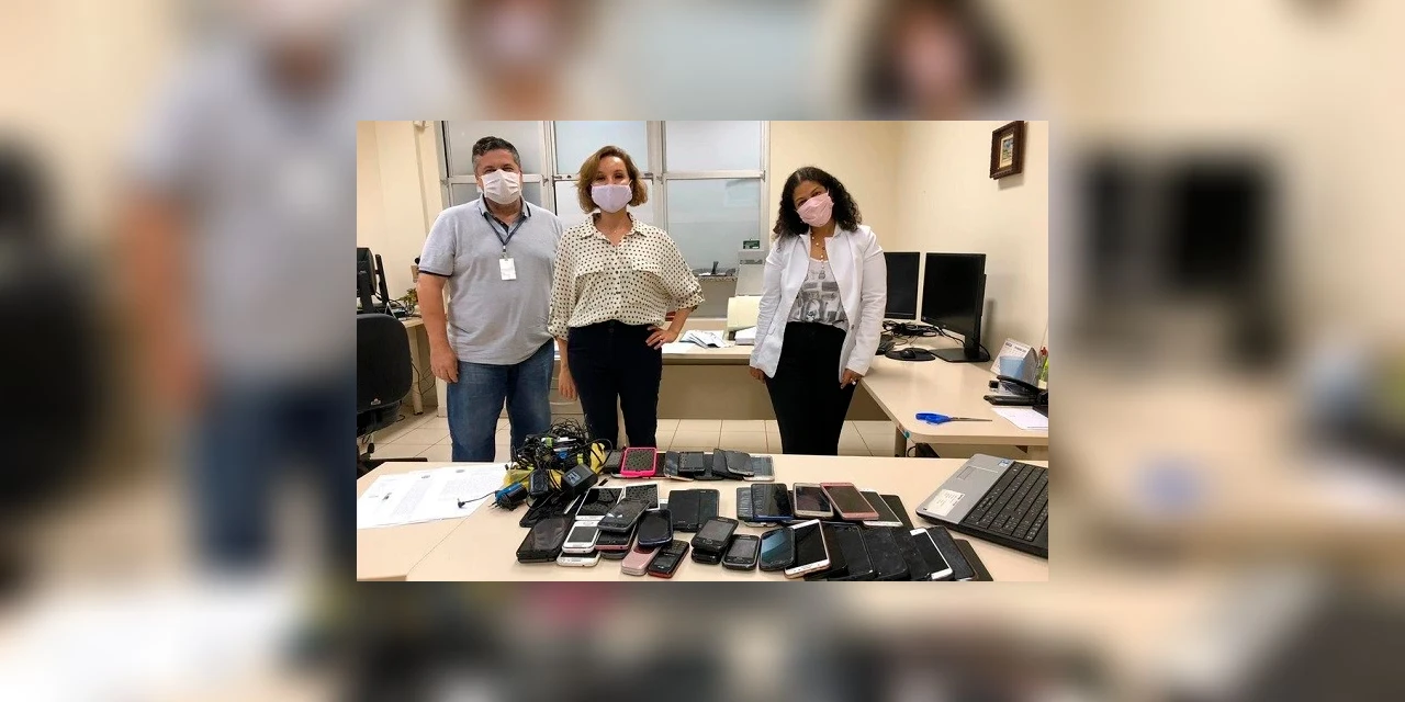 Campanha social arrecada mais de 100 celulares  para alunos da rede estadual