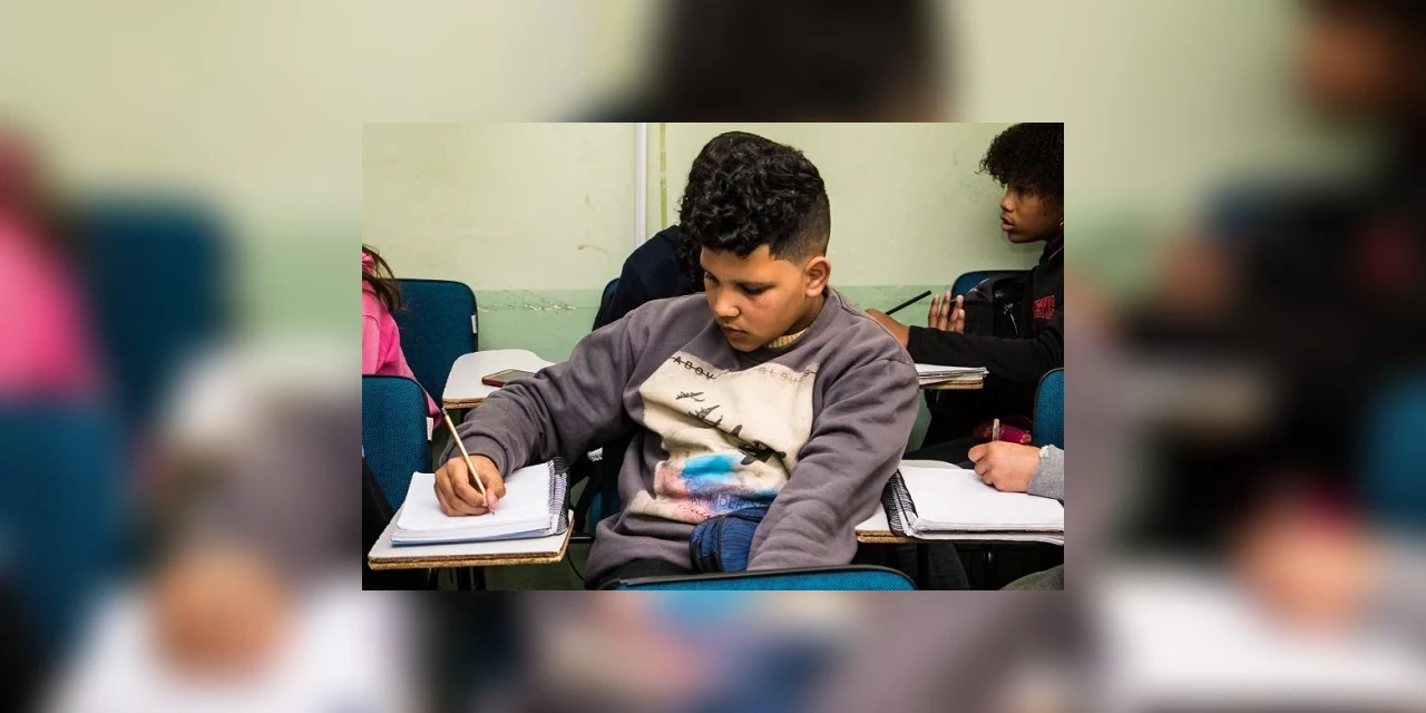 Projeto de Lei prevê pagamento de auxílio para que estudantes possam acessar materiais online