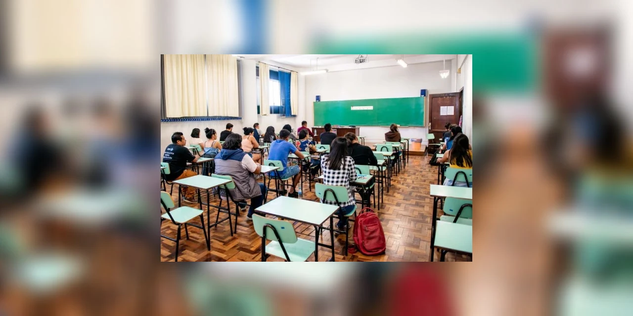 Alunos de faculdades particulares poderão ter subsídio para pagar mensalidades em atraso