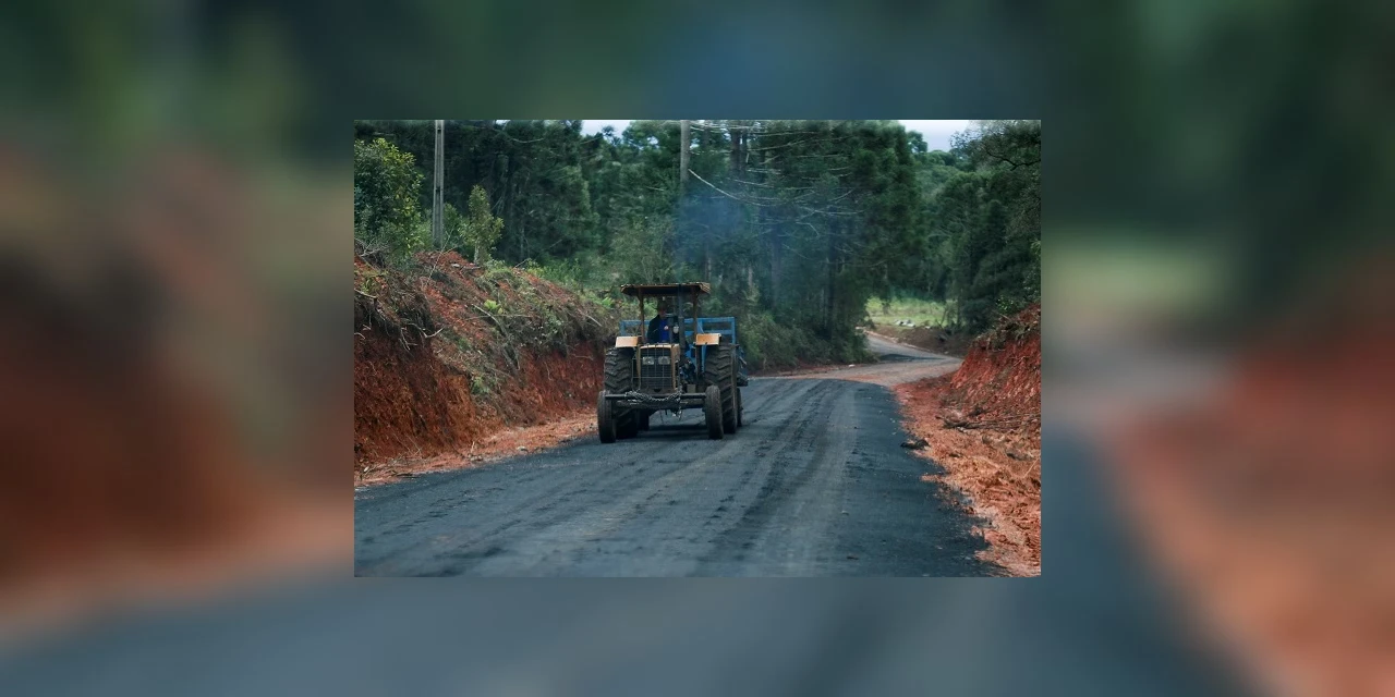 Programa Estradas Rurais leva pavimentação para mais de mil moradores de Prudentópolis