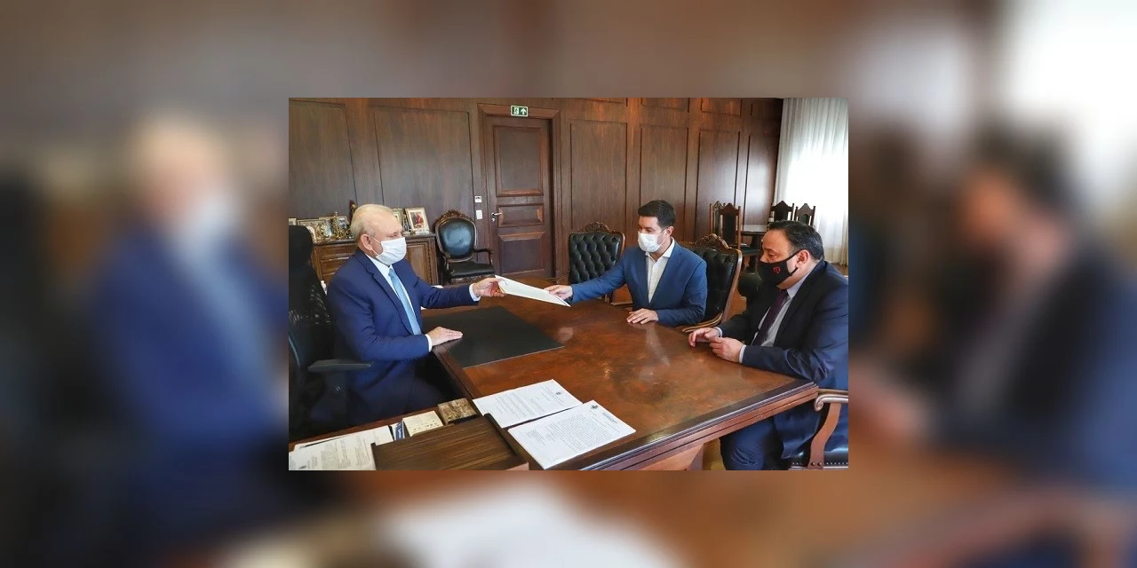 Governo do Paraná propõe R$ 100 milhões para compra de vacina contra o coronavírus