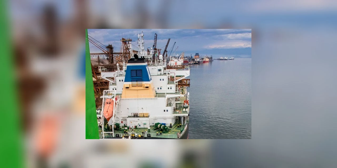 Porto de Paranaguá realiza embarque de farelo em volume recorde