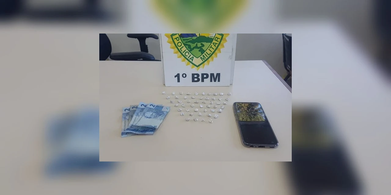 Em PG, mulher tenta impedir prisão de traficante e acaba presa também