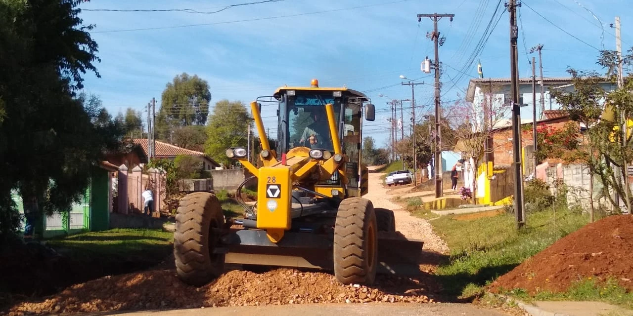 Prefeitura investe em manutenção de ruas em bairros de PG