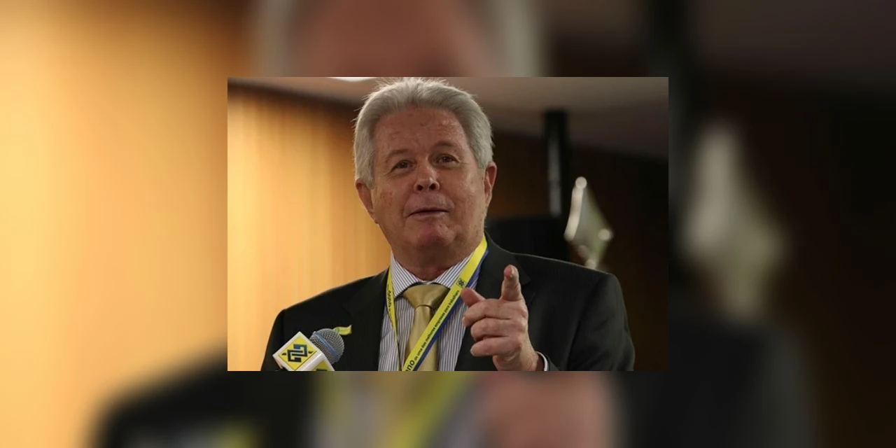 Presidente do Banco do Brasil entrega pedido de renúncia do cargo