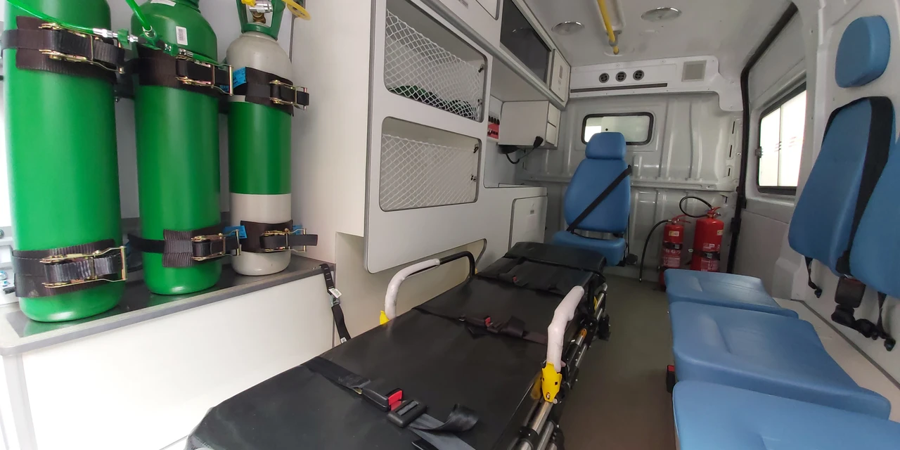 Homem luta pela vida após ter sido atropelado por trem em PG