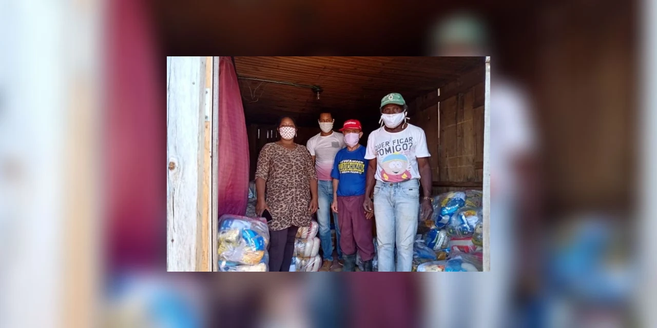 Comunidades quilombolas de Castro recebem 390 cestas básicas