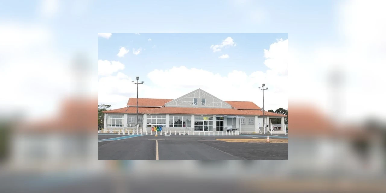 Voos comerciais no aeroporto Sant'Ana não têm previsão de retorno; rodoviária de PG segue fechada por tempo indeterminado