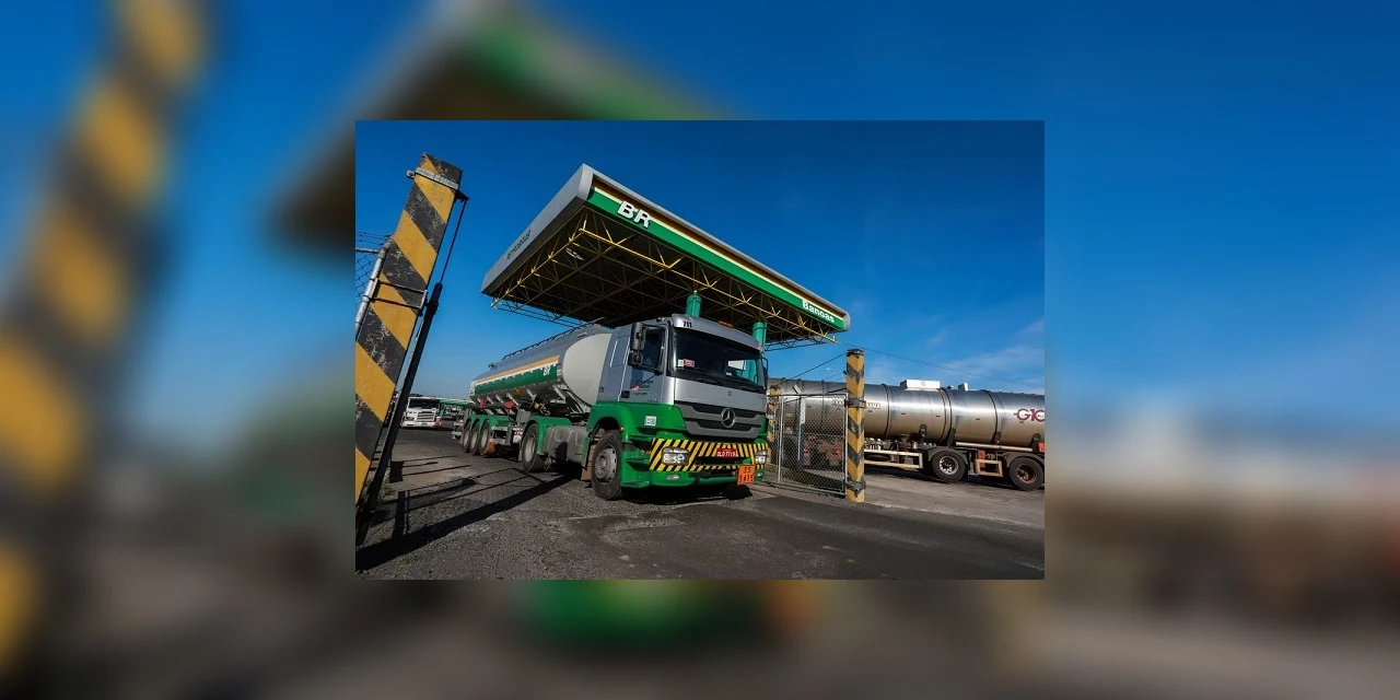 Gasolina passa por redução de 4% nesta sexta-feira (31)