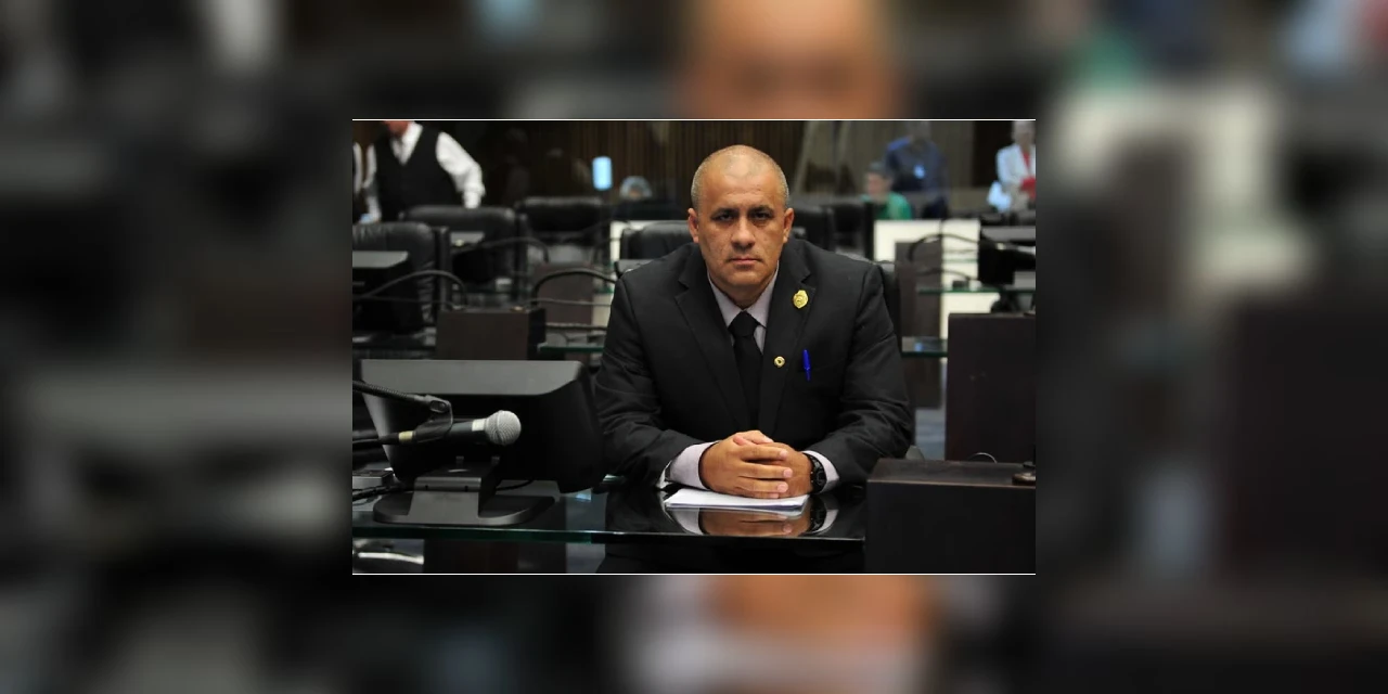 Deputado sugere criação de 'bolsa farda' para policiais militares e bombeiros