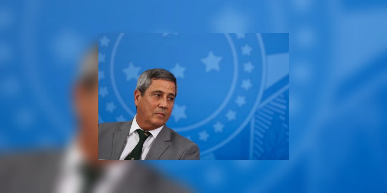 Ministro-chefe da Casa Civil, Walter Braga Netto, testa positivo para COVID-19