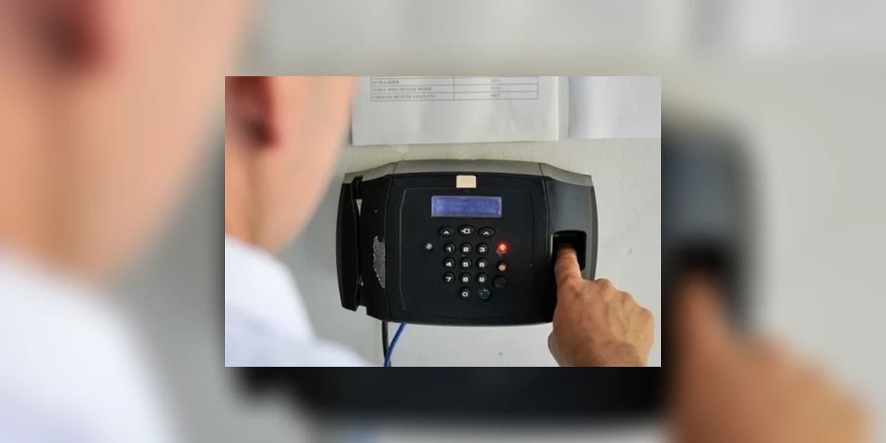 Professor de PG é condenado a três anos de cadeia por 'bater o ponto' em dias que não estava trabalhando