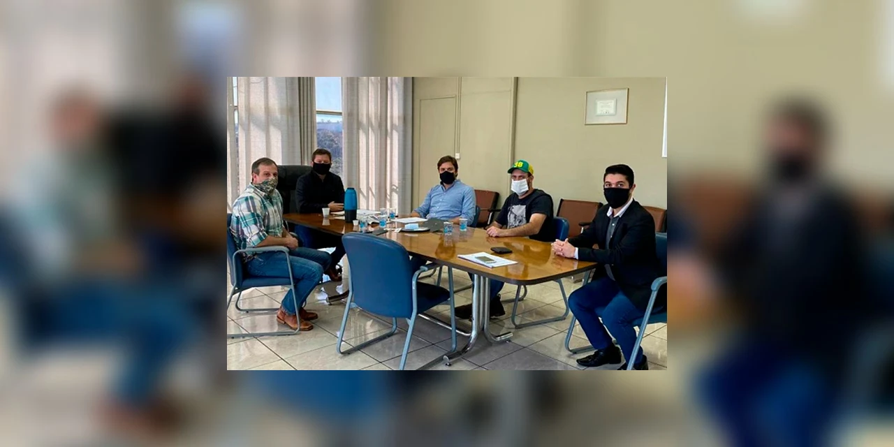 Secretaria Municipal de Agricultura, Pecuária e Abastecimento e diretoria da Sociedade Rural se reúnem para discutir parcerias