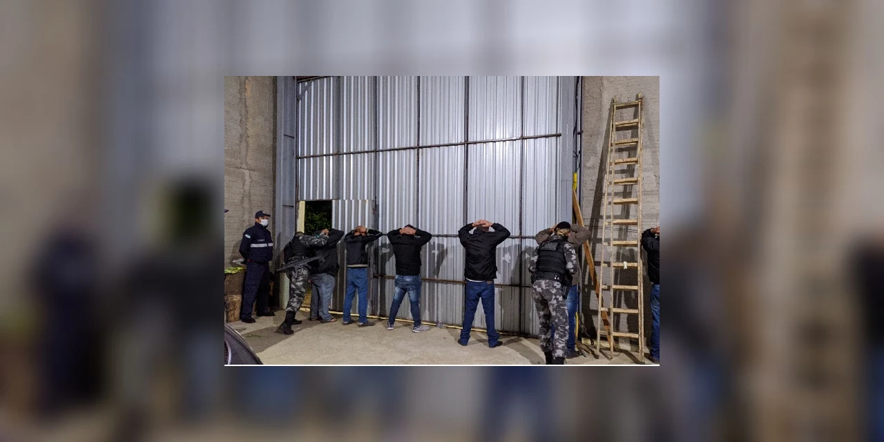 Fiscalização flagra estabelecimentos abertos e aglomerações em Carambeí