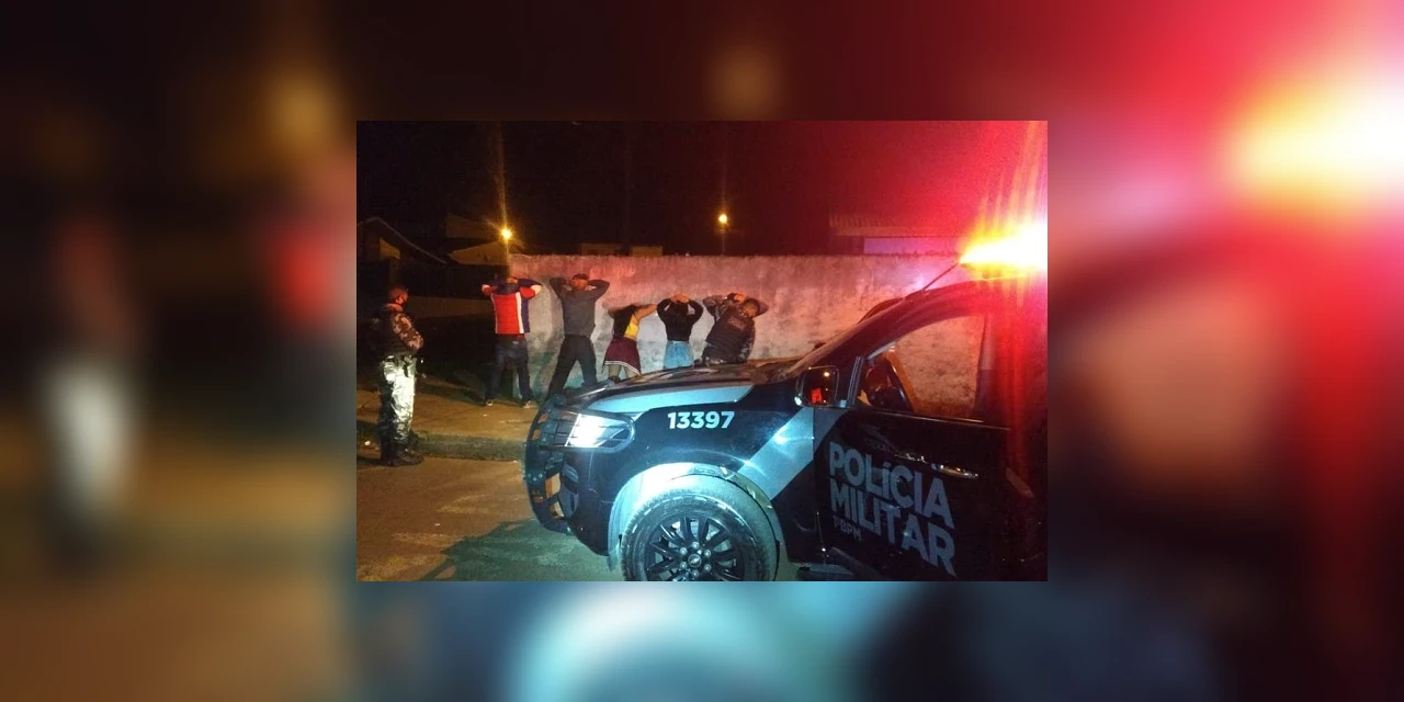 Dez pessoas são orientadas pela PM por desrespeitarem o toque de recolher