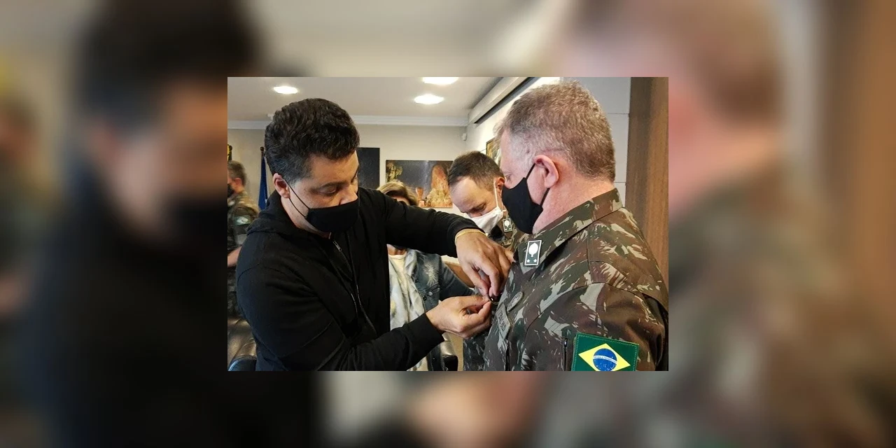 Prefeitura de PG recebe visita do Comando da 5ª Brigada de Cavalaria Blindada